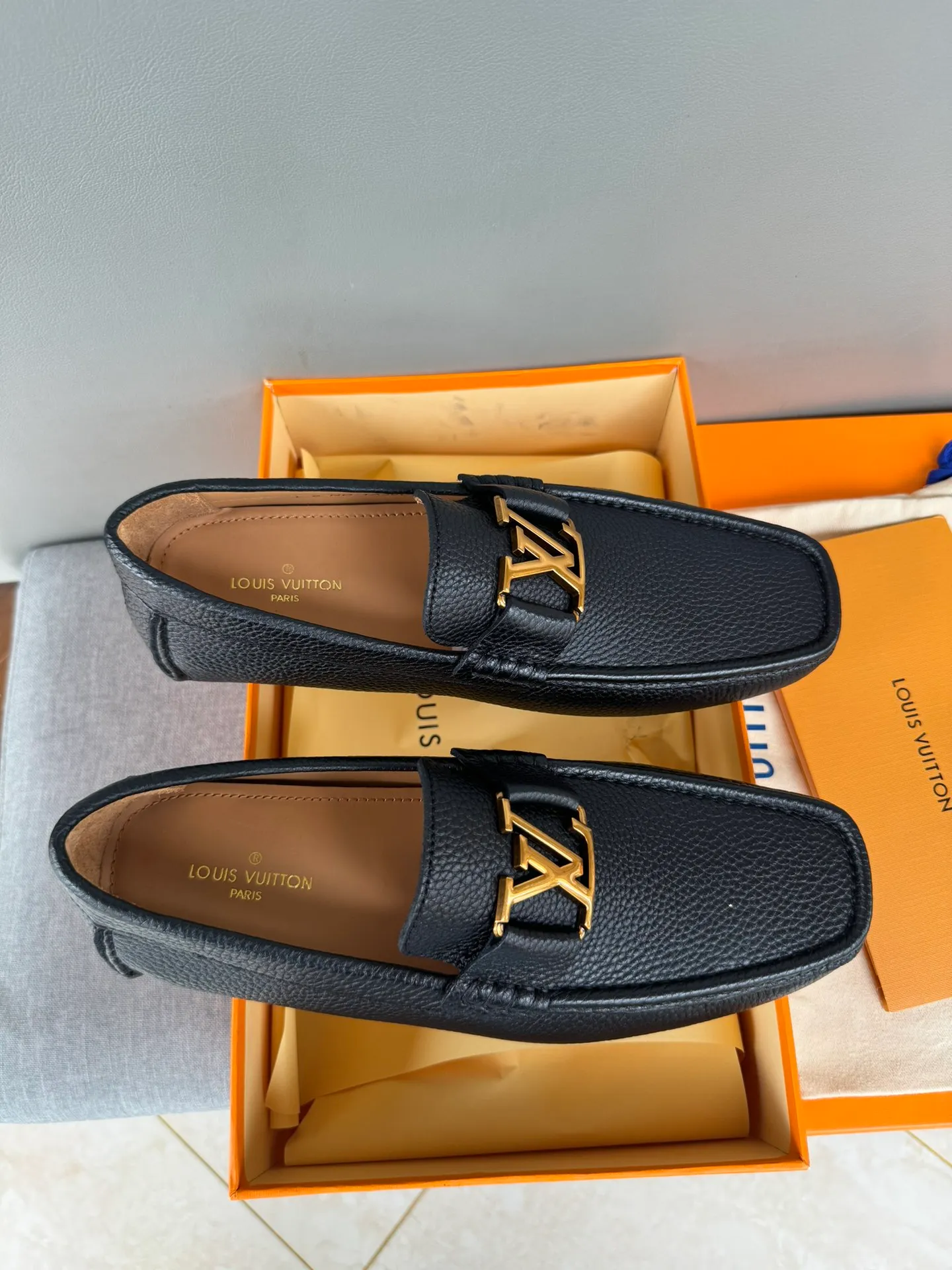 Batch 740💰[strong][strong][strong] Original order quality, new models at the counter, LV Louis Vuitton counter new models, handmade men's driving shoes, bean shoes, slip-on shoes, lazy shoes, exquisite hand-stitching, workmanship details comparable to the counters, Italian imported pebbled cowhide, water-dyed cowhide lining, sweat-absorbent and deodorant, black, 39-44 in large quantities in stock (38, 45 custom-made)